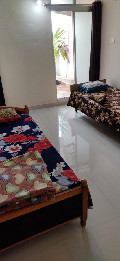 Appartamento Untrained & Unplanned Jabalpur Esterno foto